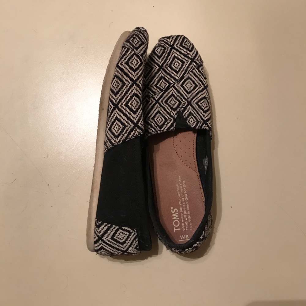 Toms - Picture 2 of 2